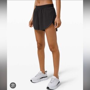 Lululemon Find Your Pace Short